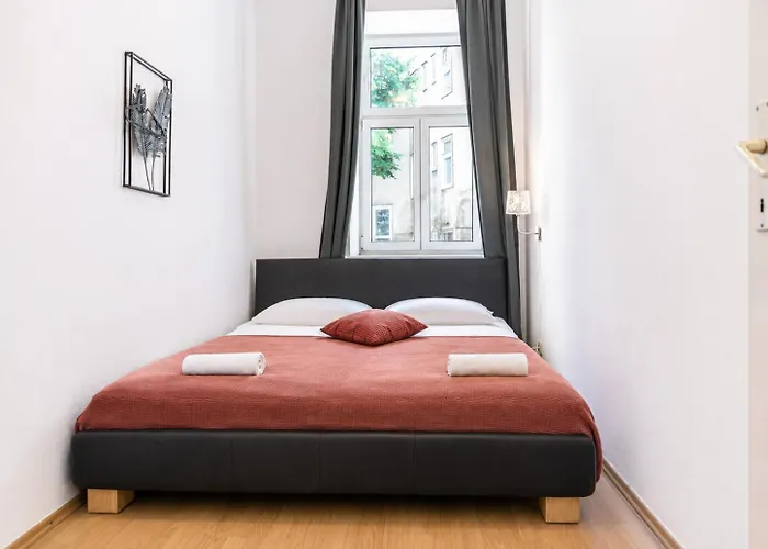 Apartamento Welcoming 2br & 1lr Budget Well Connected Ideal For Long Viena