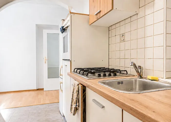 Apartamento Welcoming 2br & 1lr Budget Well Connected Ideal For Long