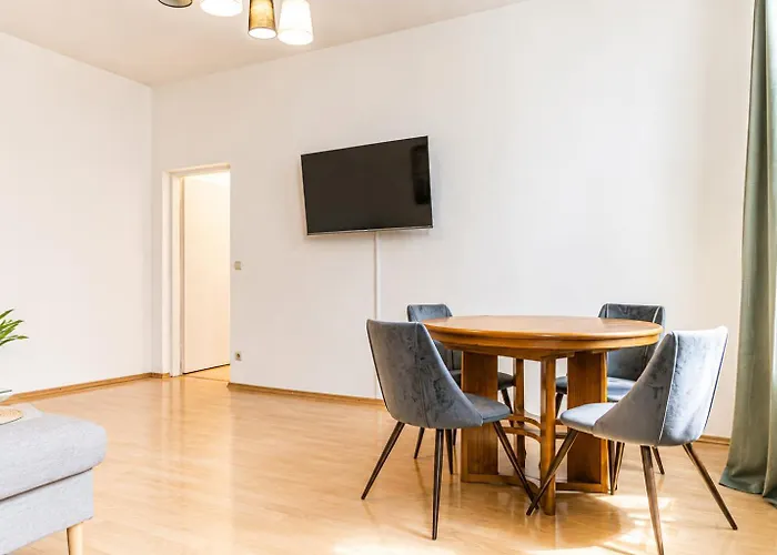 Apartamento Welcoming 2br & 1lr Budget Well Connected Ideal For Long *